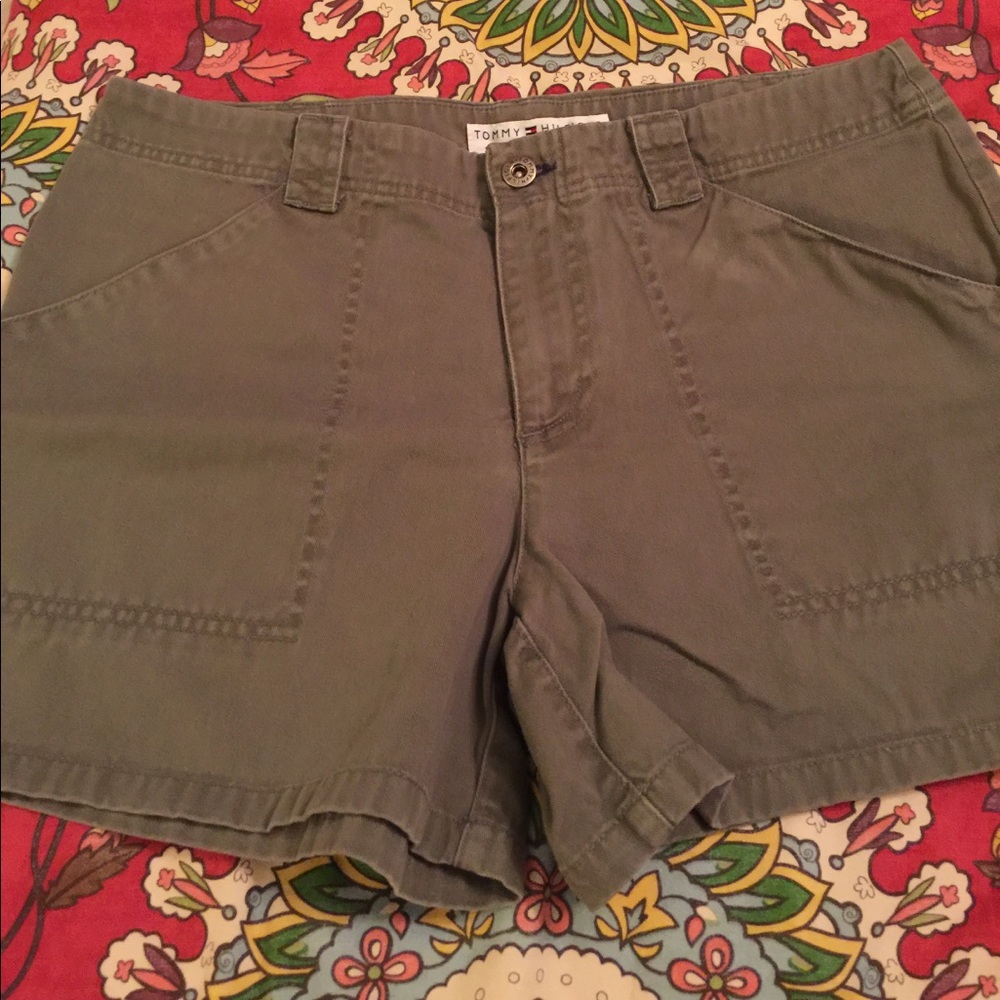 Tommy Hilfiger chino shorts size 6